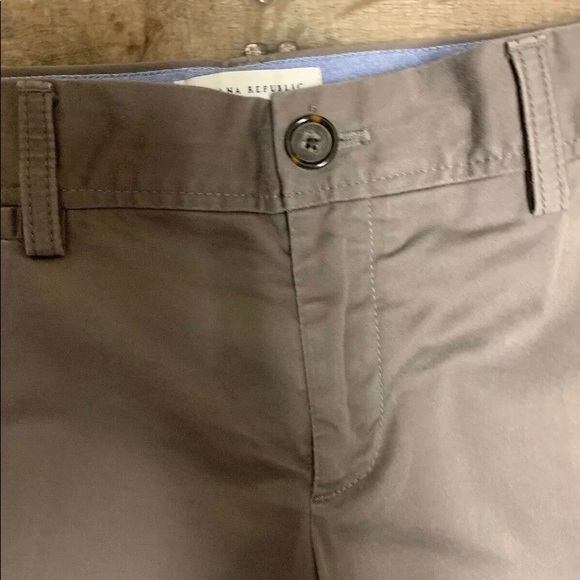 Banana Republic Woman’s Stretch Bermuda Shorts - Picture 4 of 9